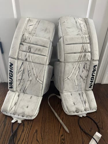 26" 2023 Vaughn Velocity Junior Goalie Leg Pads (Used)