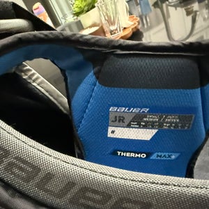 Small / Medium 2023 Bauer GSX Goalie Chest Protector (Used)