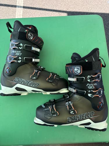 Dalbello Avanti 90 Ski Boots (Used) | Mondo 31 (352mm)