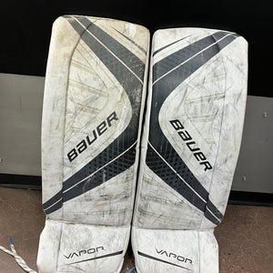 White Small Senior (33+1) Bauer Vapor X700 Goalie Leg Pads (Used)