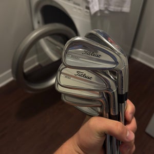 Men's Titleist T200 Right Handed Iron Set Stiff Flex (8 Clubs) #4 - #9, PW, GW Steel Shaft (New)