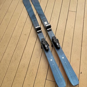 Women's 2023 Blizzard  171 cm All Mountain Black Pearl 88 Skis With Bindings Max Din 13 (Used)