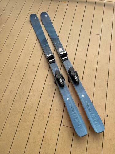Women's 2023 Blizzard 171 cm All Mountain Black Pearl 88 Skis With Bindings Max Din 13 (Used)