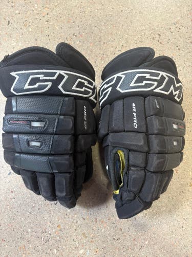 Black Senior CCM HG 4R Pro Gloves 14" (Used)