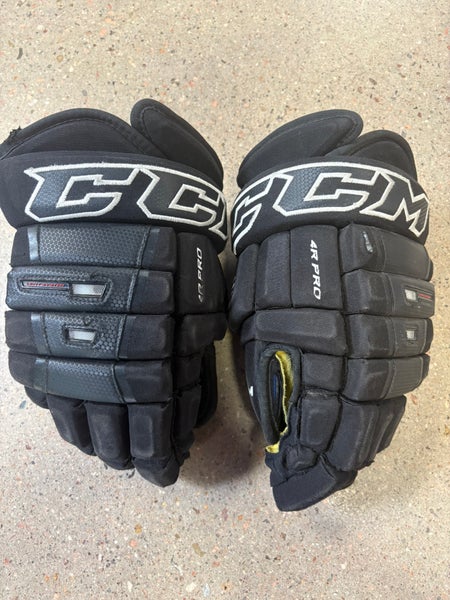 Black Senior CCM HG 4R Pro Gloves 14" (Used)