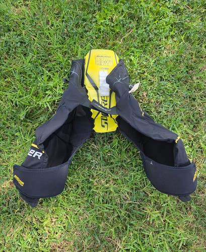 Junior Medium Bauer Supreme s29 Girdle