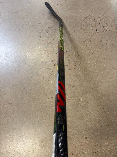 Intermediate Sher-Wood Rekker Legend Pro Hockey Stick Left Hand PP92 (Used)