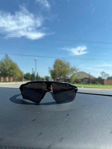 Men's Medium/Large Oakley Radar EV Sunglasses (Used)