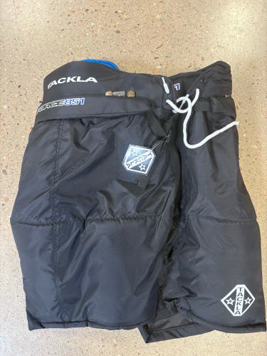 Black Senior Large Tackla Force 851 Hockey Pants (New)