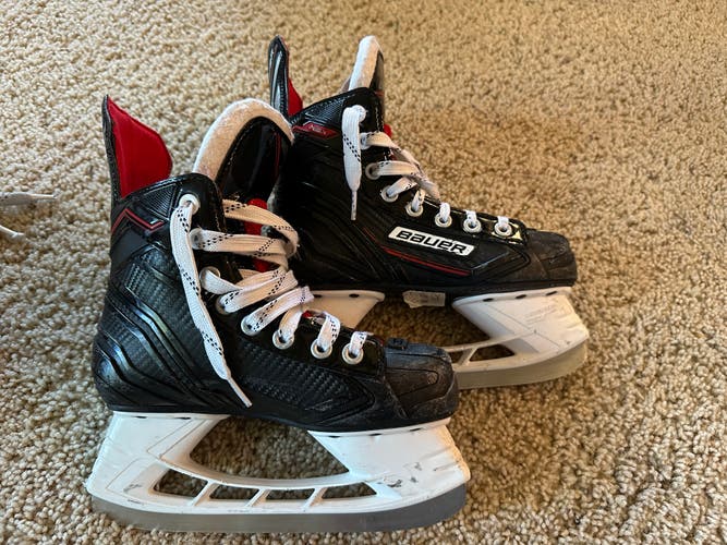 Bauer NSX Hockey Skates Regular Width Size 1.5 (Used)