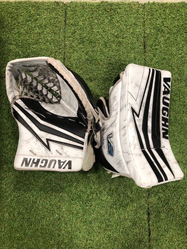 Intermediate Vaughn Velocity V9 Goalie Glove & Blocker Regular (Used)