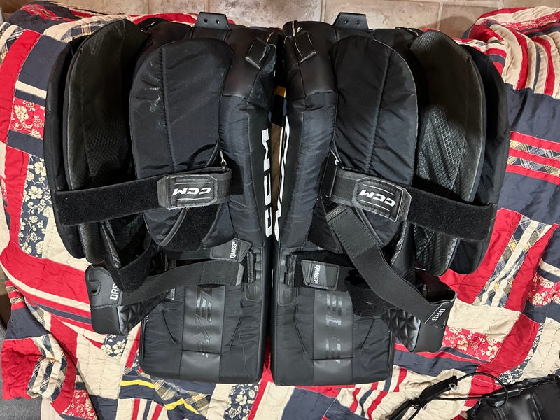 31" 2023 CCM Eflex 6 Goalie Leg Pads (Used)