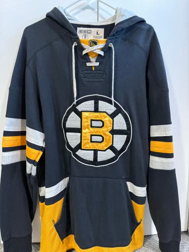 Black Men's Large CCM Sweatshirt (Used)