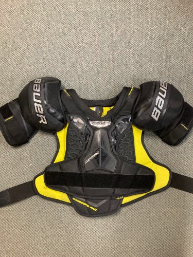 Senior Medium Bauer Supreme S29 Shoulder Pads