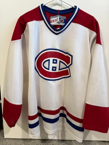 Montreal Canadiens White Medium Boys CCM Jersey (Used)