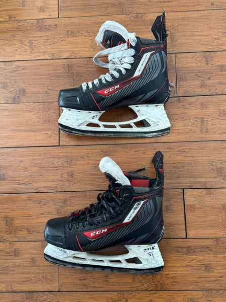 CCM JetSpeed 290 Hockey Skates Extra Wide Width 8.5