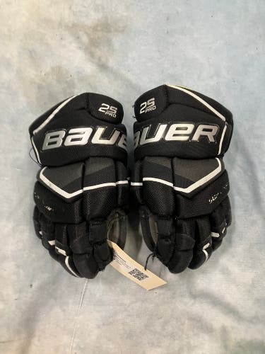 Black Youth Bauer Supreme 2S Pro Gloves 9" (Used)