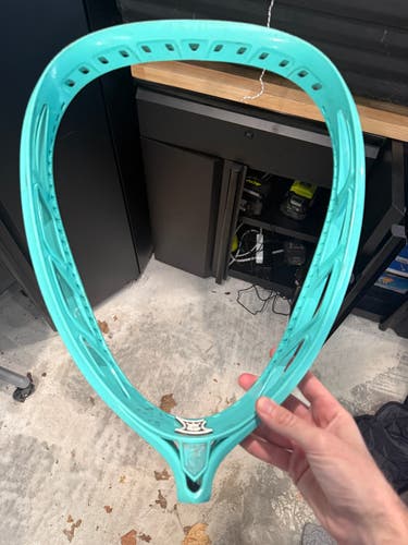 Adult Unstrung Brine Eraser 2 Goalie Head (Used)
