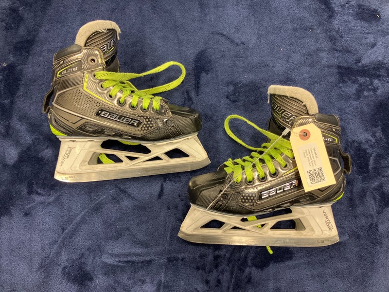 Junior Bauer Elite Hockey Goalie Skates Regular Width Size 1 (Used)