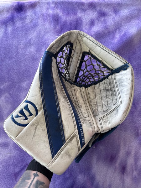 Blue Intermediate Warrior Ritual G4 Goalie Glove (Used)