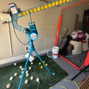 JUGS Lite-Flite Pitching Machine M6000 + 18-Ball Feeder F1025 + 37 Balls + Bucket (Used)
