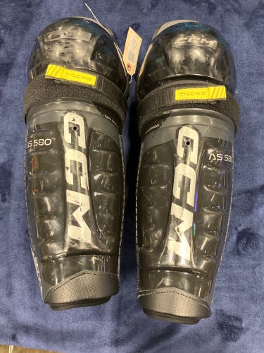Senior CCM Tacks AS 580 Shin Pads 14" (Used)
