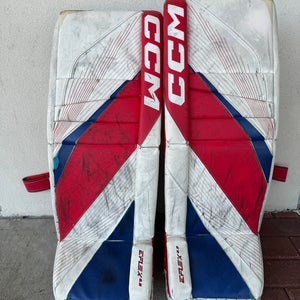 White 31" Intermediate CCM Eflex 6.9 Goalie Leg Pads (Used)