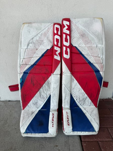 White 31" Intermediate CCM Eflex 6.9 Goalie Leg Pads (Used)