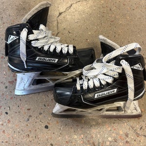 Intermediate Bauer Supreme S190 Hockey Goalie Skates Regular Width Size 4 (Used)