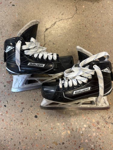 Intermediate Bauer Supreme S190 Hockey Goalie Skates Regular Width Size 4 (Used)