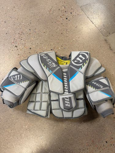 Intermediate Small / Medium Warrior Ritual G5 Goalie Chest Protector (Used)