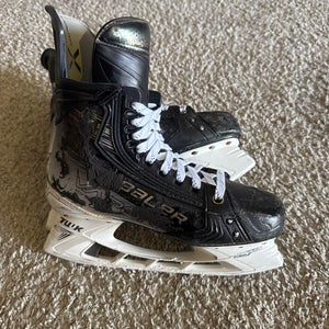 Bauer Vapor Hyperlite 2 Hockey Skates Pro Stock Size 6.5 Fit 2