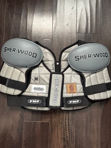 New Sher-Wood 9950 Shoulder Pads Senior Medium
