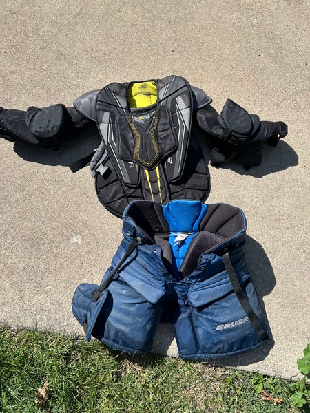 XL Bauer Goalie Chest Protector (Used)