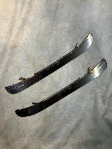 Bauer Fly-Ti Holders, Runners, & Replacement Steel Blades 246 mm (Used)