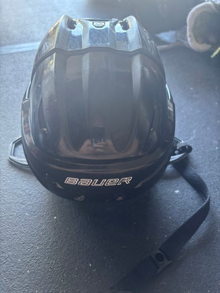 Small Bauer Re-Akt 95 Helmet (Used)