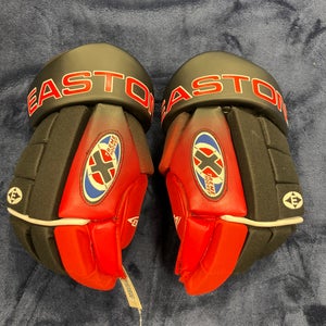 Red Senior Easton Xtreme Hockey Gloves 13" (Used)
