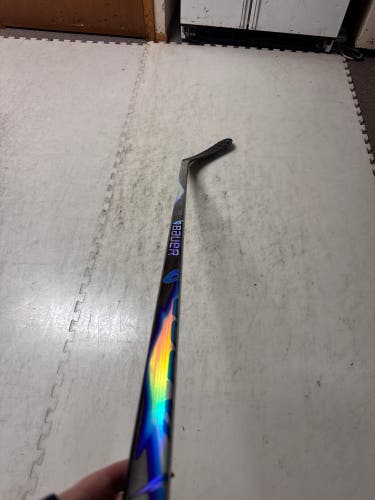 Senior Bauer Vapor FlyLite Right Handed Hockey Stick P92 77 Flex (New)