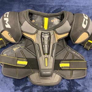 XL Senior CCM TACKS AS 580 Shoulder Pads (Used)