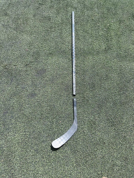 Broken Intermediate True Project X Smoke Right Handed Hockey Stick T92 (Used)