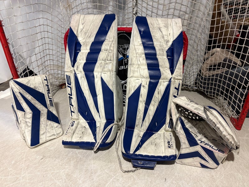 33" 2023 True Catalyst 9X3 Goalie Leg Pads + Glove + Blocker (Used)