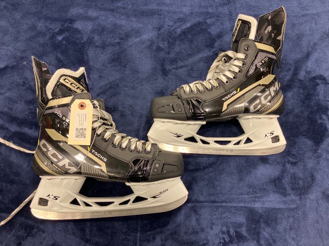 Senior CCM Tacks AS-570 Hockey Skates Regular Width 9 (Used)