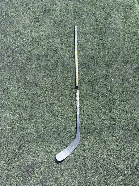 Broken Intermediate CCM Super Tacks AS-V Pro Right Handed Hockey Stick P88 (Used)