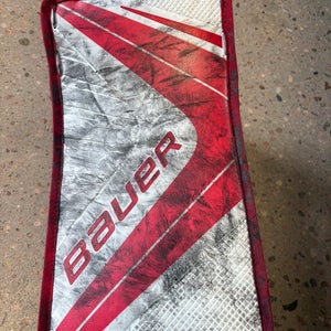 Red/White Senior Bauer X900 Goalie Blocker Regular (Used)