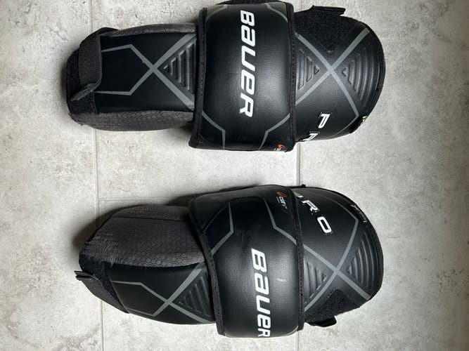 Bauer Pro knee guards (Used)