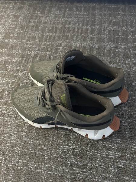 Green Men's Size M 9.5 (W 10.5) Adult Reebok Shoes (Used)