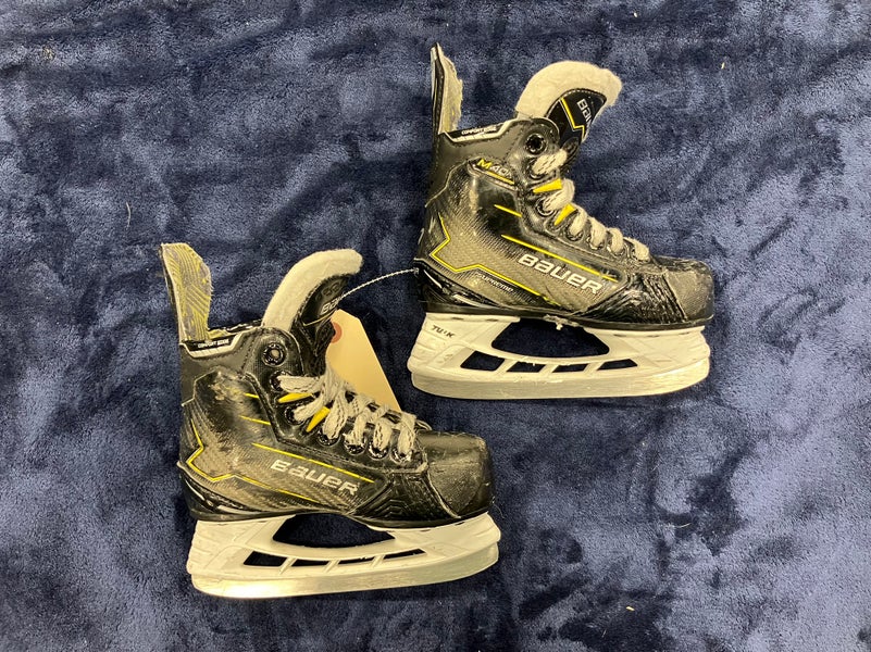 Youth Bauer Supreme M40 Hockey Skates Regular Width 10 (Used)