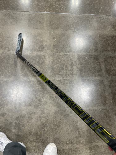 Senior Bauer Supreme 2S Pro Hockey Stick Right Handed P88 (Used)
