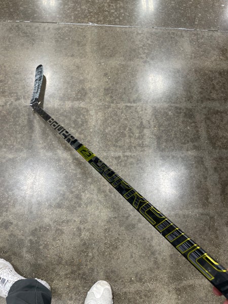 Senior Bauer Supreme 2S Pro Hockey Stick Right Handed P88 (Used)