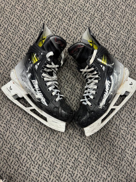 Bauer Vapor Hyperlite 2 Hockey Skates 7 (Used) W/O Blades